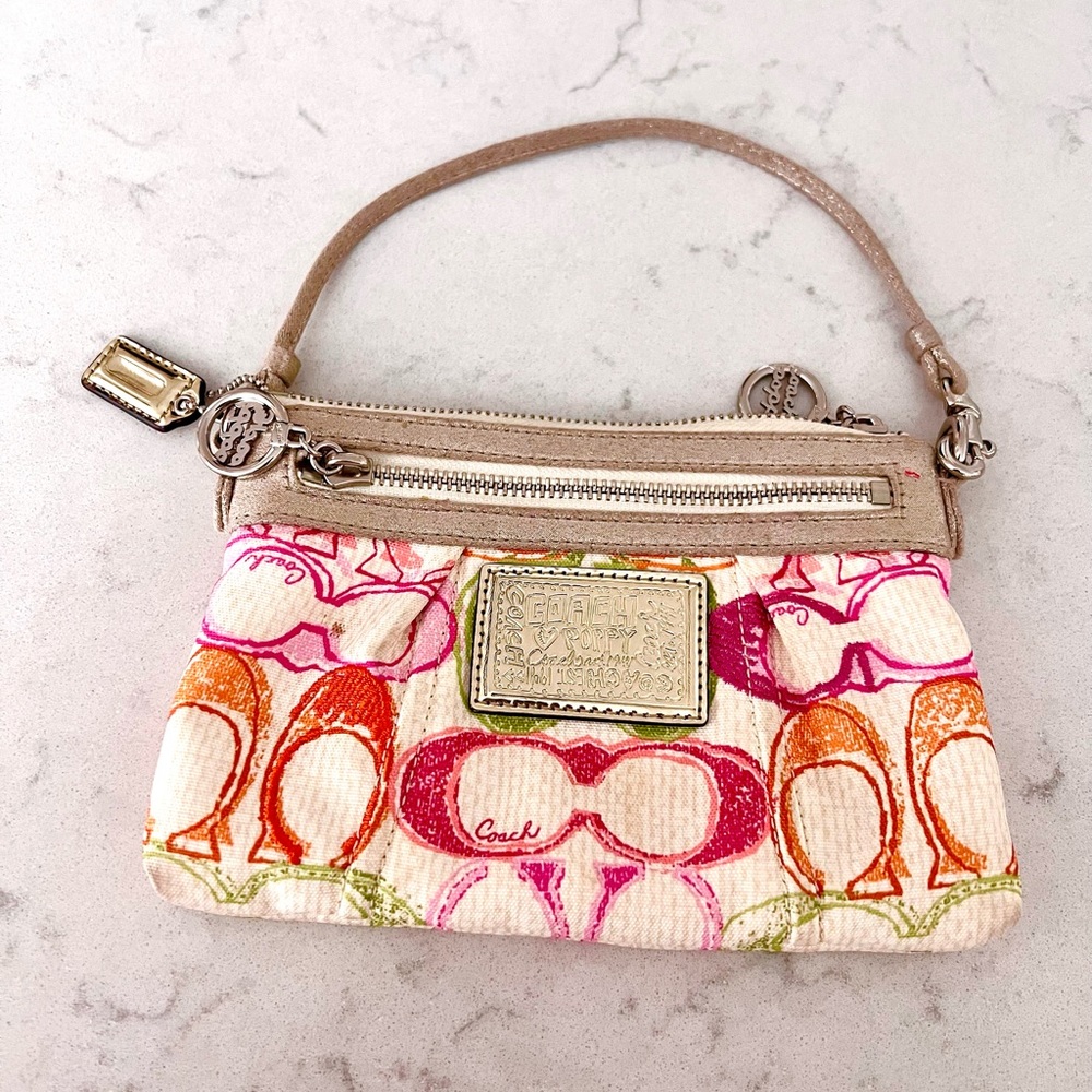 Coach Clutch • wristlet